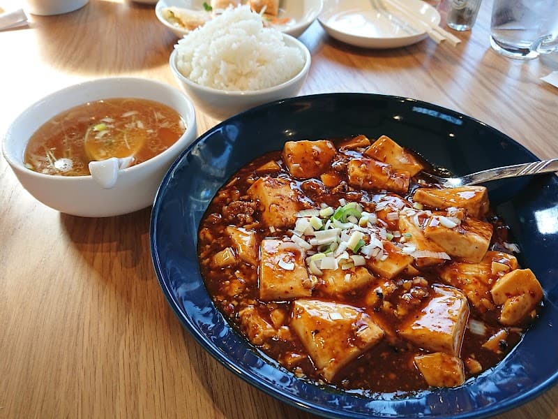 中華ビストロ さかの上の店内・料理の写真 2枚目