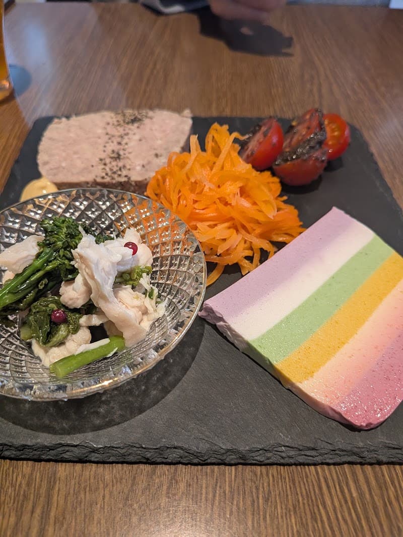 こころthe志のフレンチバルの店内・料理の写真 3枚目