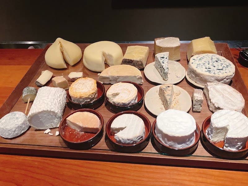 ル・コントワール・ドゥブルヴェ🧀🍷 / Le Comptoir Wの店内・料理の写真 2枚目