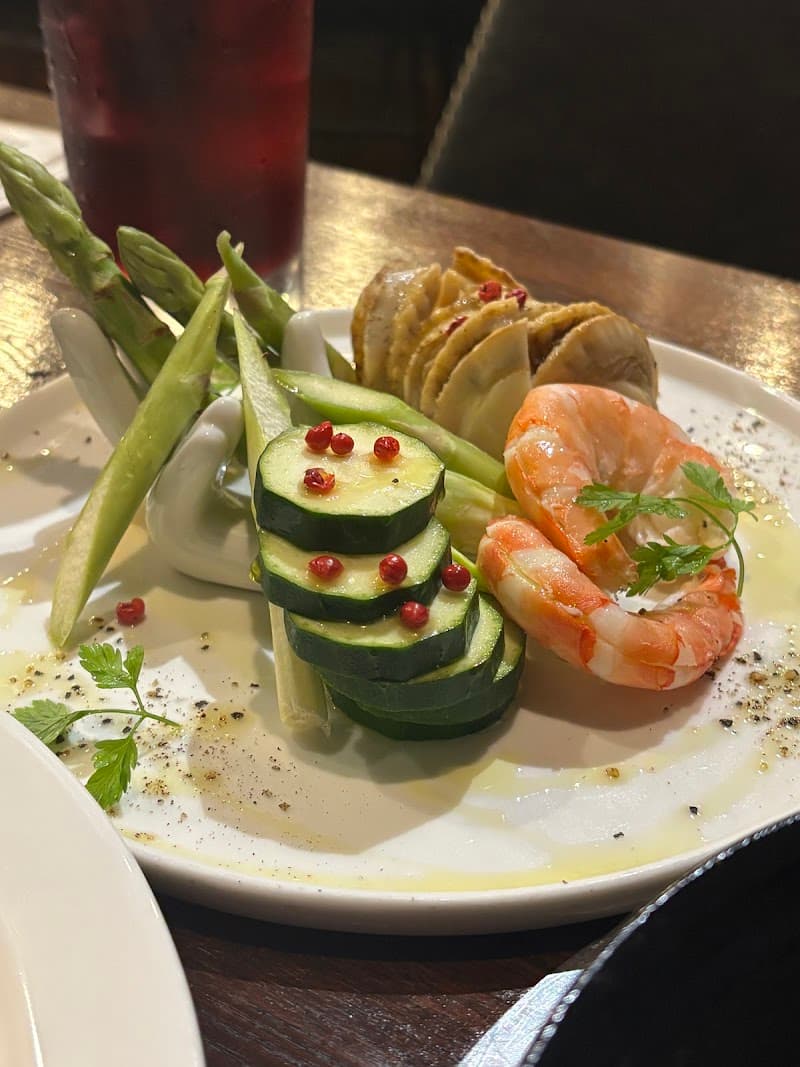 アヒージョ専門店 AJILLO アジロ 高知店の店内・料理の写真 2枚目