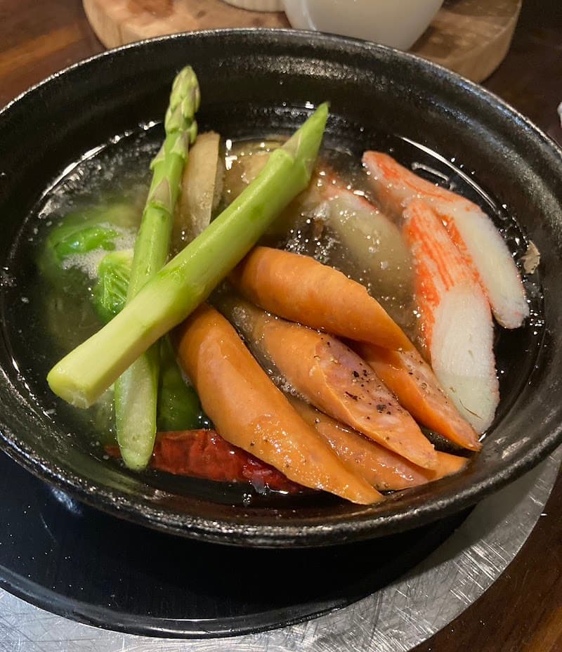 アヒージョ専門店 AJILLO アジロ 高知店の店内・料理の写真 3枚目