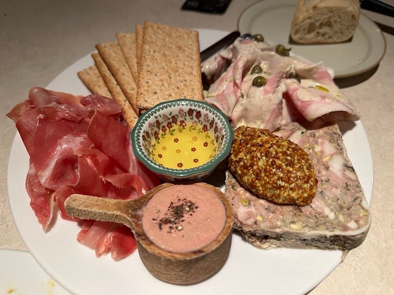 ナチュールワインレストラン ミュー μ 栄の店内・料理の写真 2枚目