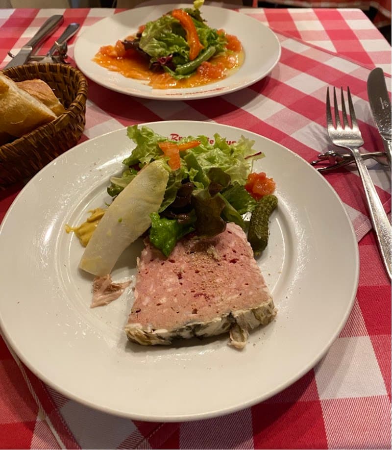 ブラッスリーグー 矢来店の店内・料理の写真 3枚目