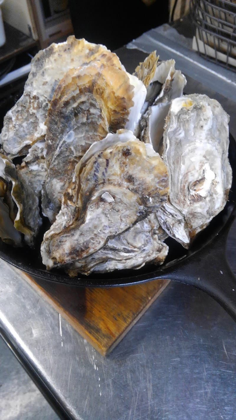 鉄鍋ビストロ BLACK POTの店内・料理の写真 2枚目