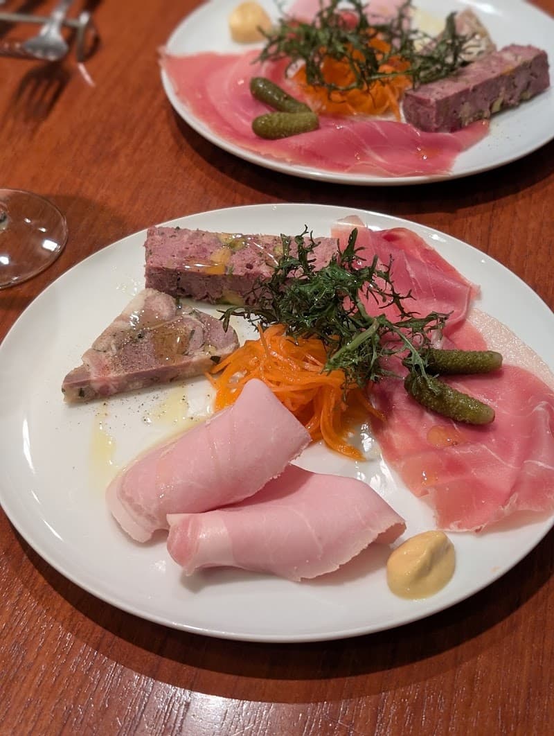 ビストロ・ヴィヴィエンヌの店内・料理の写真 2枚目