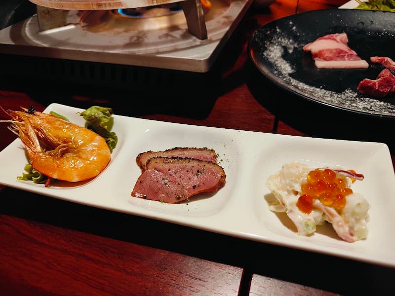 旭川ジンギスカンと北海道和牛 肉ビストロ ユキトニクトの店内・料理の写真 3枚目