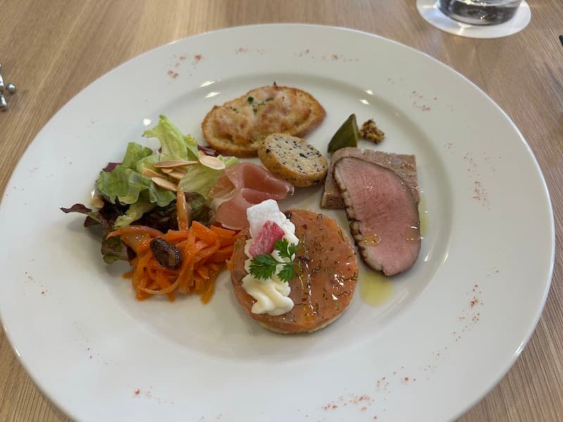 ビストロ アルモニゼ（Bistro Harmonisé）
