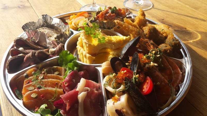 slowly"kitchen"（ビストロ、イタリアンの店内・料理の写真 2枚目