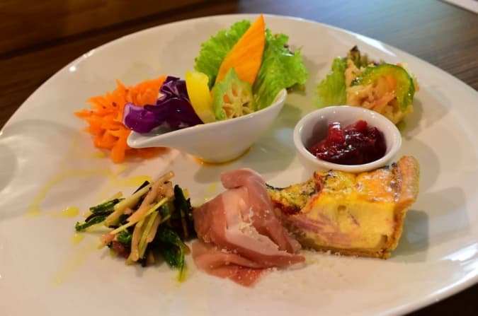 slowly"kitchen"（ビストロ、イタリアンの店内・料理の写真 3枚目