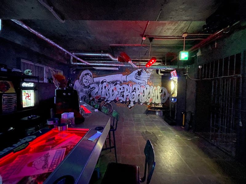 BAR 卍の店内・料理の写真 3枚目