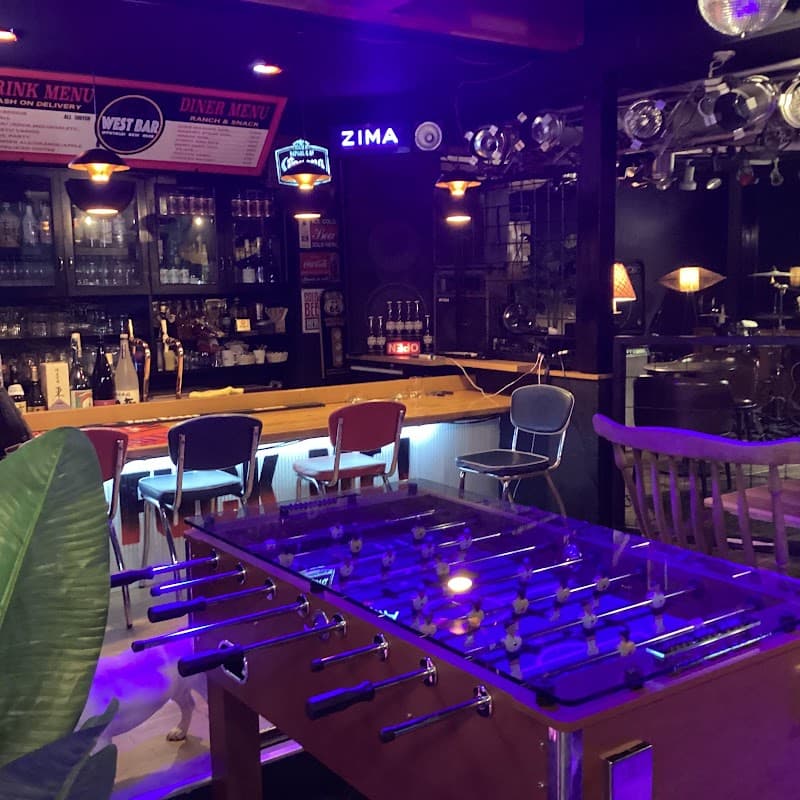 WEST BAR-Western Village-の店内・料理の写真 3枚目