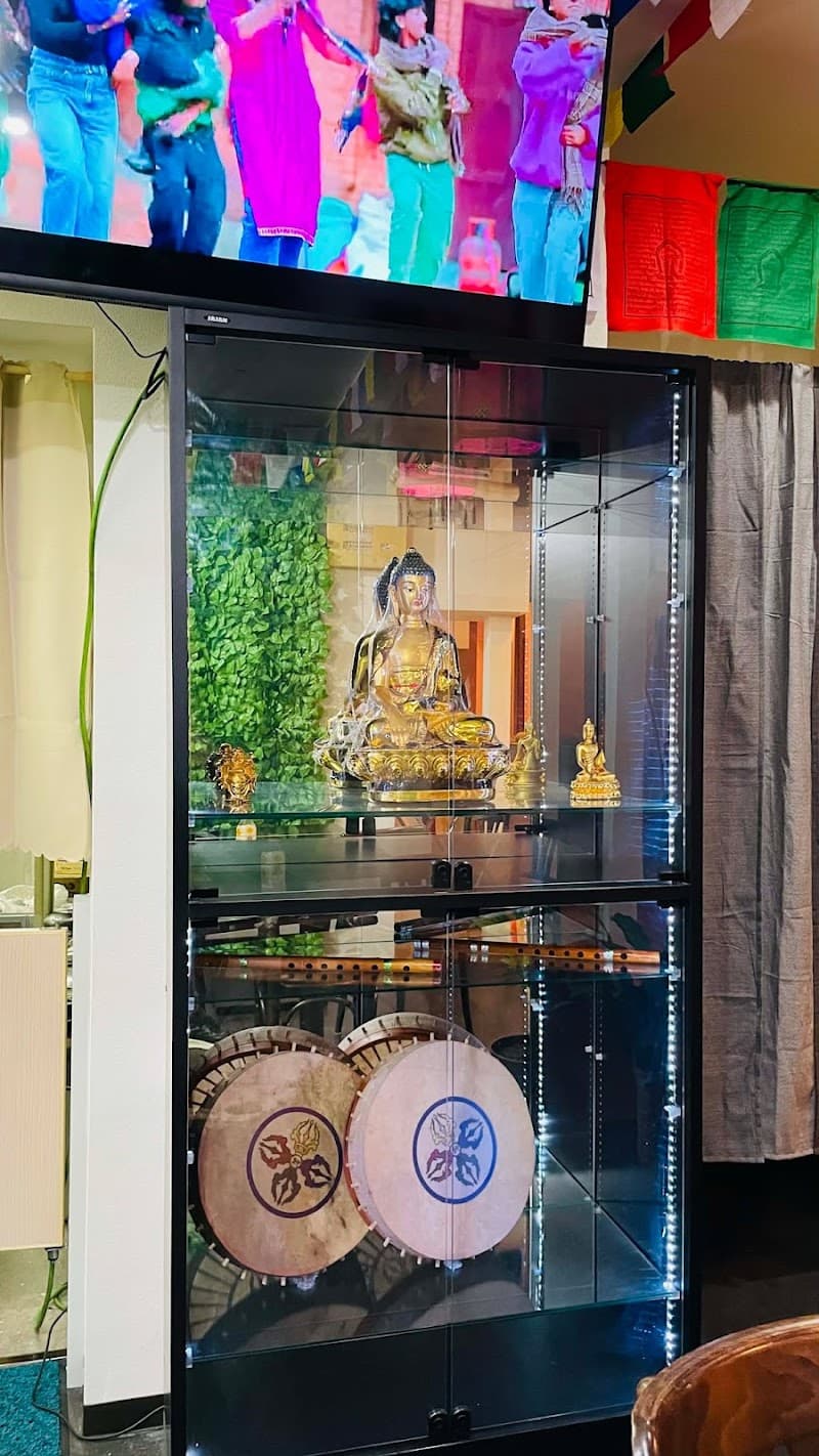 Damphu Restaurant & Bar