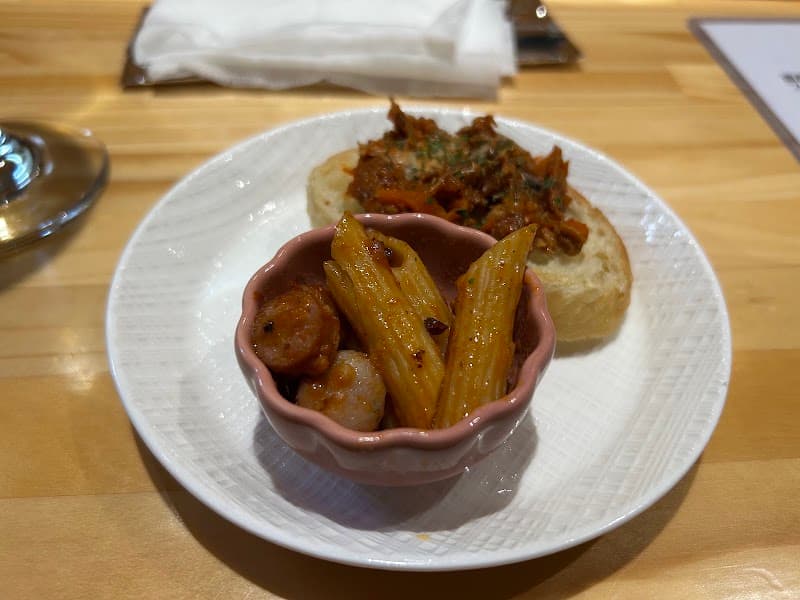 お酒とチーズ madderの店内・料理の写真 2枚目