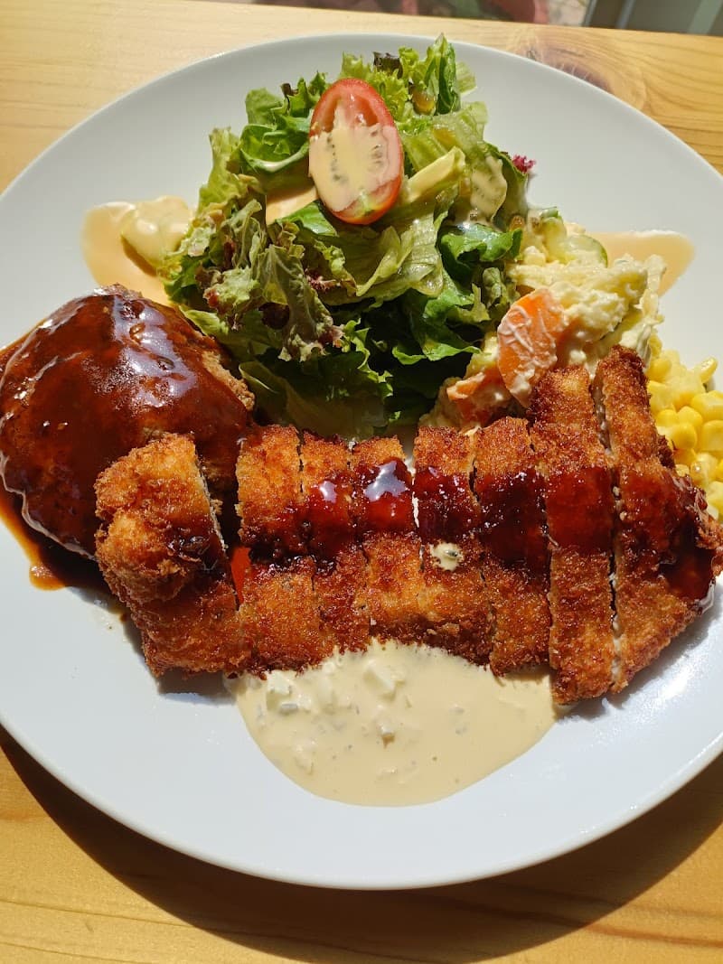 洋食屋CAFE パンチェッタの店内・料理の写真 2枚目