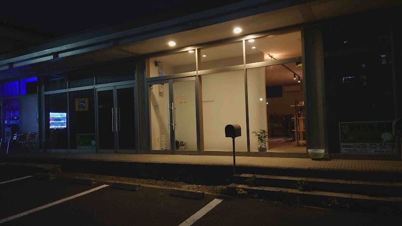 すずきCELLAR/まちのちいさなワインショップ