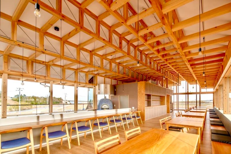RESTAURANT LARES(とみおかワイナリー レストラン ラレス)