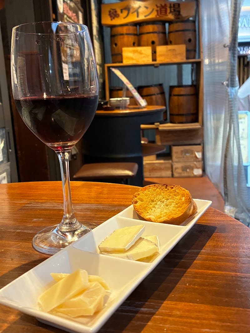 角打ちワイン Bar Spiceの店内・料理の写真 2枚目