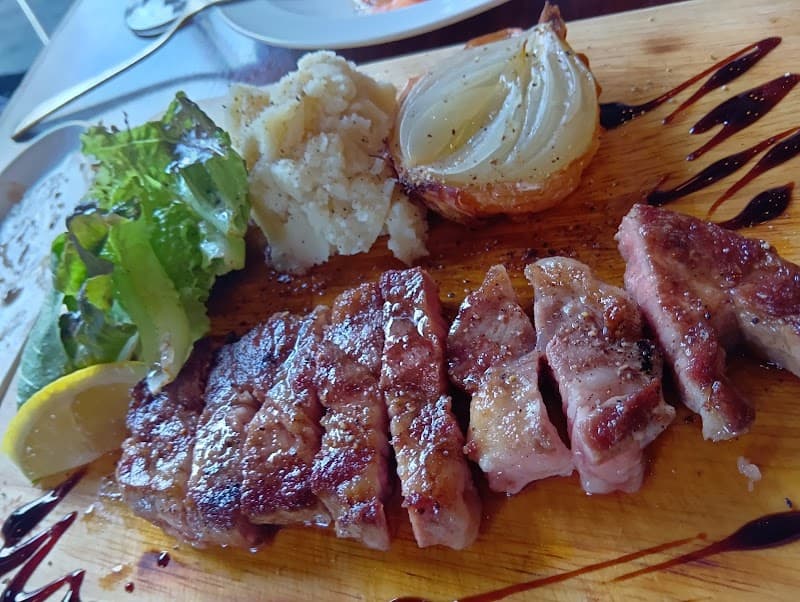 中野バル・どんぐりの店内・料理の写真 3枚目