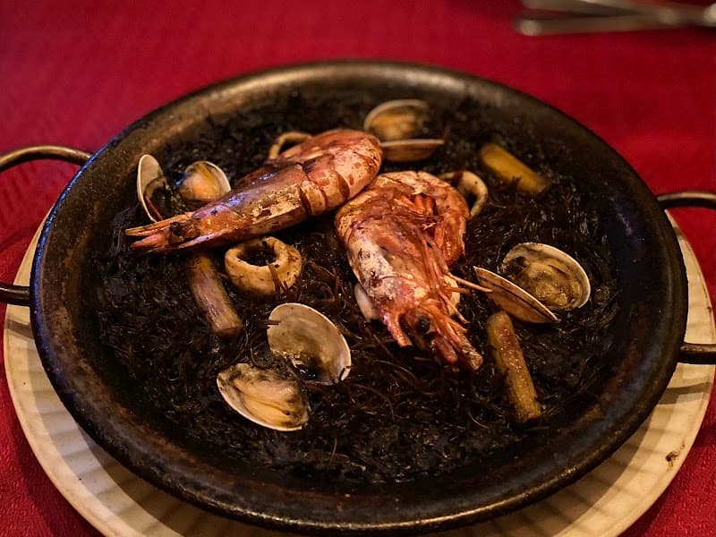 La senda(ラセンダ) スペイン料理とワイン 広島県のお酒の店内・料理の写真 3枚目
