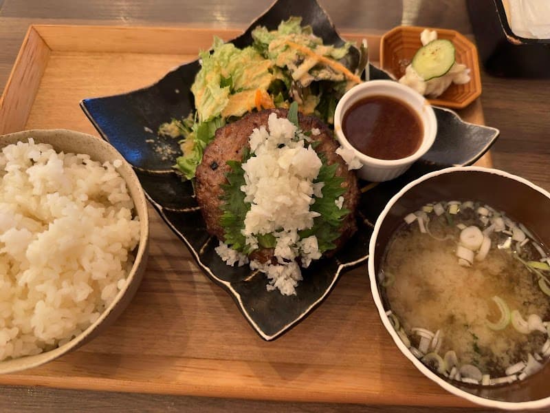 炭焼き和ビストロ だいご家の店内・料理の写真 3枚目