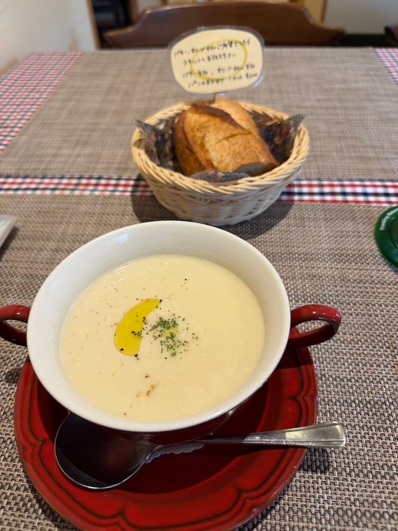 小さなビストロ マルカッサンの店内・料理の写真 3枚目