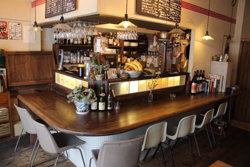 Shop＆Wine Bar ファシュタ -Första-の店内・料理の写真 3枚目