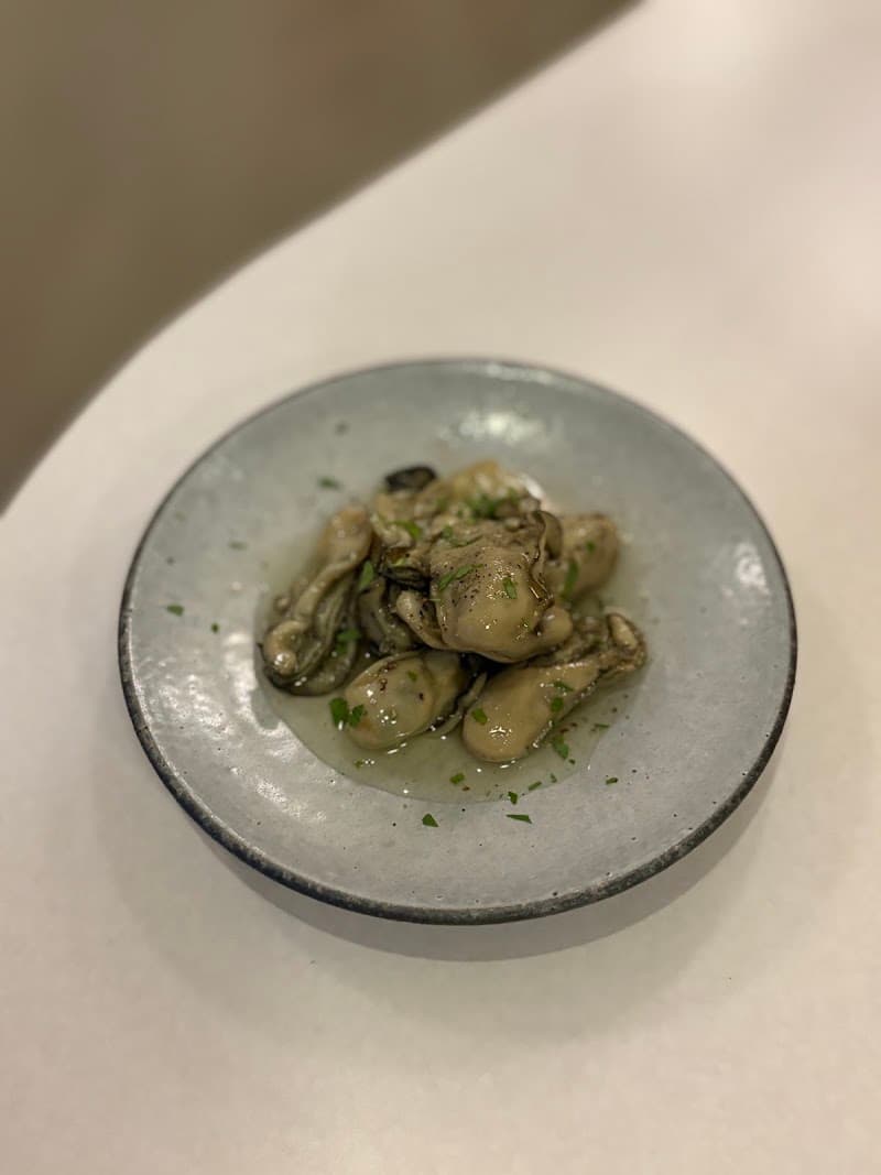 𝘁𝗼𝘂𝘁 𝗻𝗮𝘁𝘂𝗿𝗮𝗹 𝘄𝗶𝗻𝗲 & 𝗺𝘂𝘀𝗶𝗰 𝗯𝗮𝗿の店内・料理の写真 2枚目