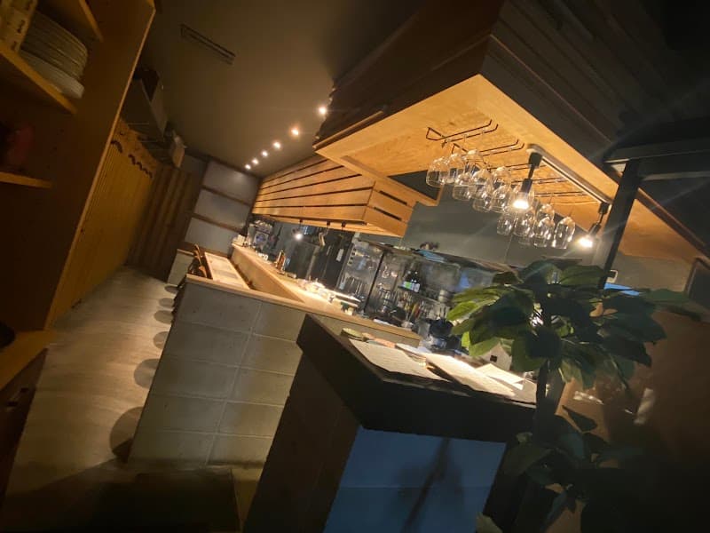 おいしいワインと季節のお料理 ハチアナの店内・料理の写真 3枚目