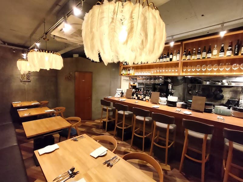 tablie bistoria&winebar (タブリエ ビストリア＆ワインバー）の店内・料理の写真 3枚目