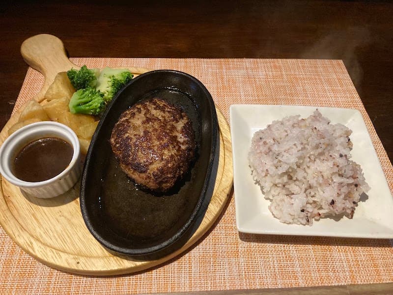 ビストロ プルミエプチの店内・料理の写真 3枚目