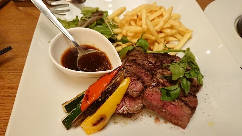 NEWYORK STYLE DINING BAR EMPIREの店内・料理の写真 2枚目