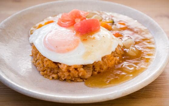 地元産天然お魚とアジアごはん アイワナドゥ岩戸の店内・料理の写真 2枚目