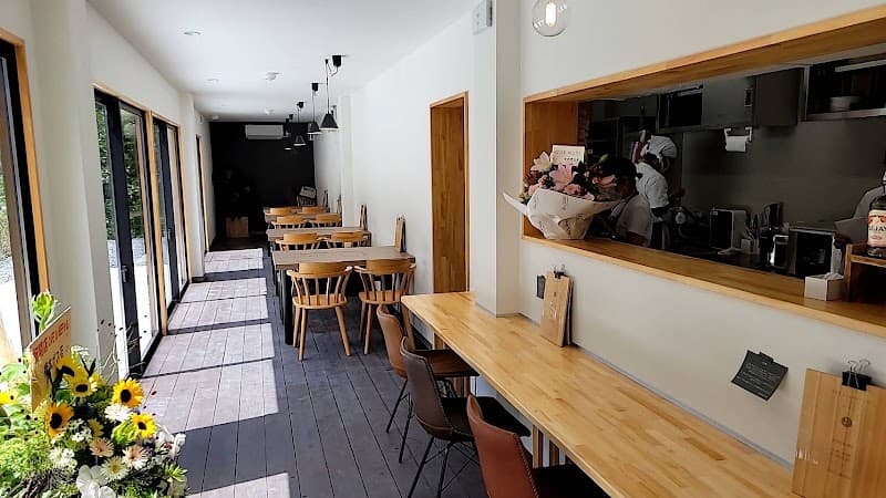CAFE and BEEFかる。