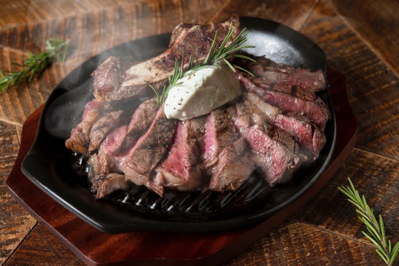 熟成牛ステーキバル Gottie's BEEF キュービックプラザ新横浜店の店内・料理の写真 2枚目