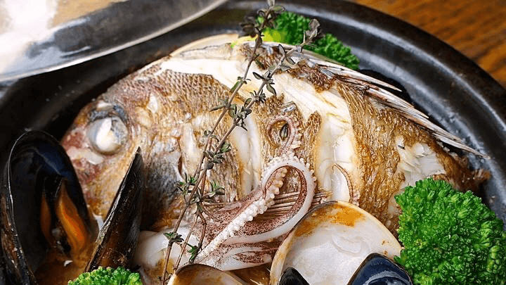 Fresh Seafood Bistro SARU 代々木上原の店内・料理の写真 2枚目