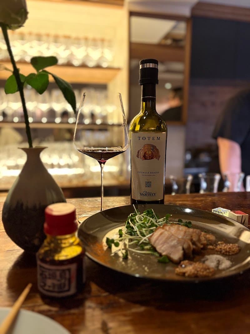 WINE LIVING Signatureの店内・料理の写真 3枚目