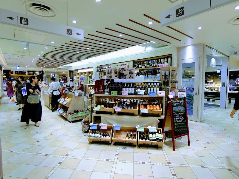 ワイン専門店 ヴィノスやまざき ルミネ北千住店の店内・料理の写真 3枚目