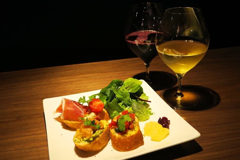 WINE PARADISE MOTOMACHIの店内・料理の写真 2枚目