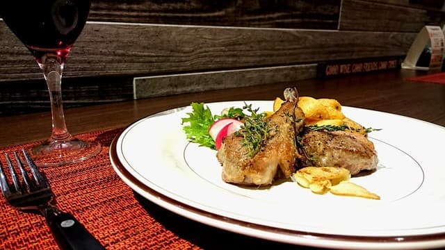 グリル＆ワインの店内・料理の写真 2枚目