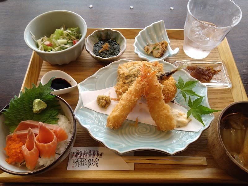 海ごはん✖️カフェ Continuarの店内・料理の写真 3枚目