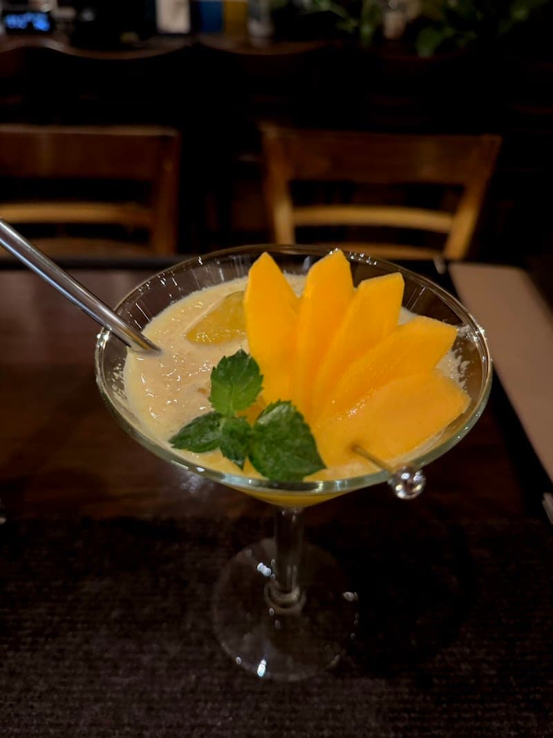 BAR EDGE COCKTAIL WORKS IZUMOの店内・料理の写真 3枚目