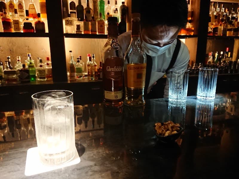ガルソンジバール (Garcom de Bar)
