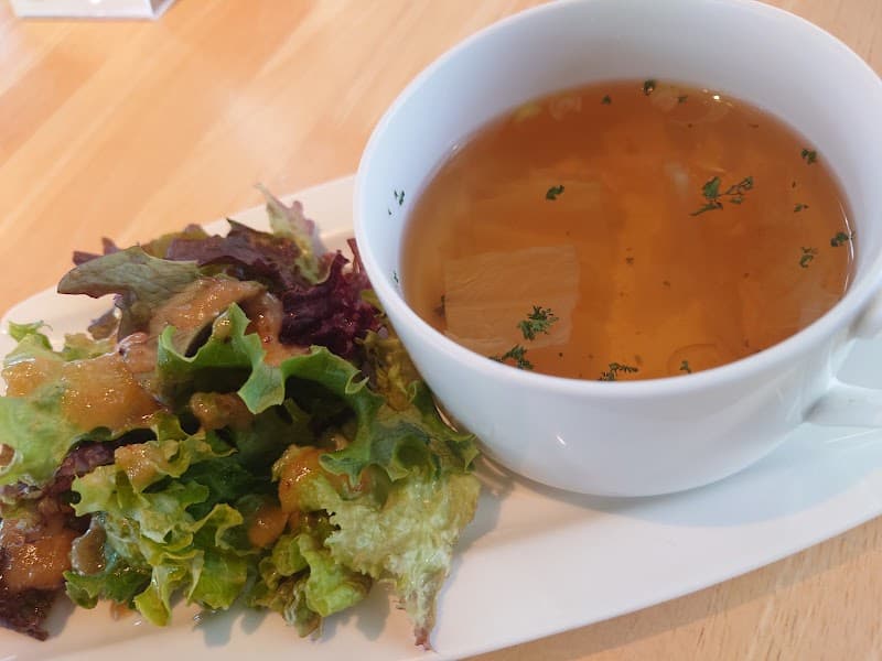 グリル&ワイン酒場 meetの店内・料理の写真 3枚目