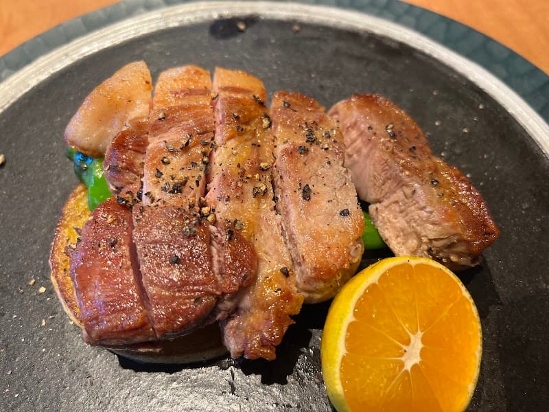 ワインの樹 AKIYAの店内・料理の写真 2枚目