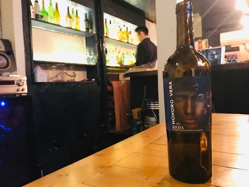 Wine Bar Vizz (ワイン バー ヴァズ)の店内・料理の写真 2枚目