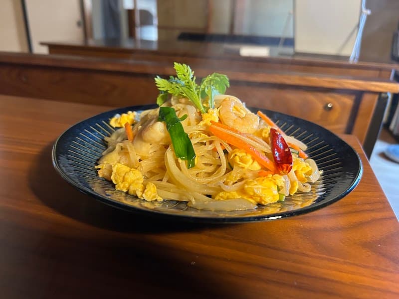 お酒と軽食と スピルオーバーの店内・料理の写真 2枚目
