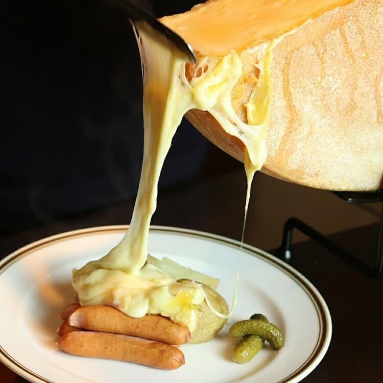ワインとチーズの店 フェルメントの店内・料理の写真 2枚目