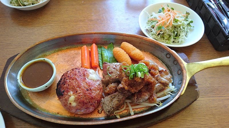 究極のハンバーグ ZESTの店内・料理の写真 2枚目