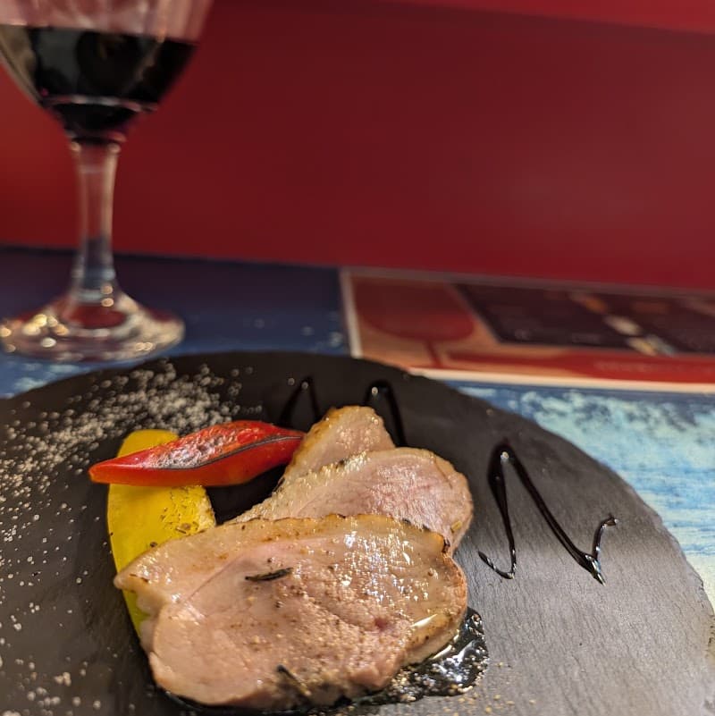ワインの名に懸けて(立ち飲み・フレンチ・ワインバー)の店内・料理の写真 3枚目
