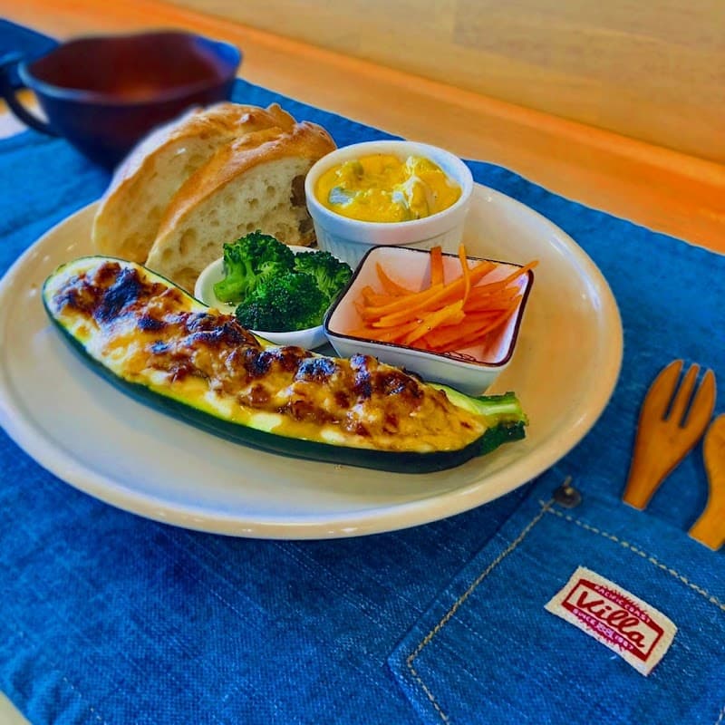 くつろぎバル ALICEの店内・料理の写真 3枚目